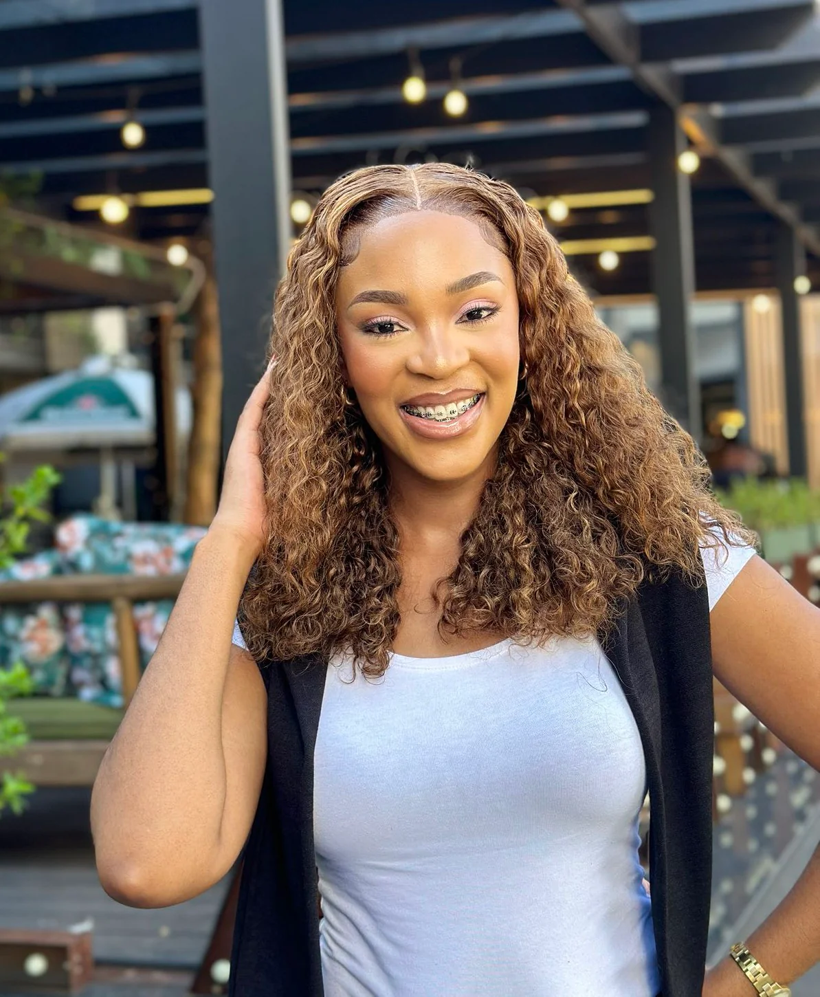 Double Drawn Highlight Frontal Loose Curly 18 inch Wig - Image 2