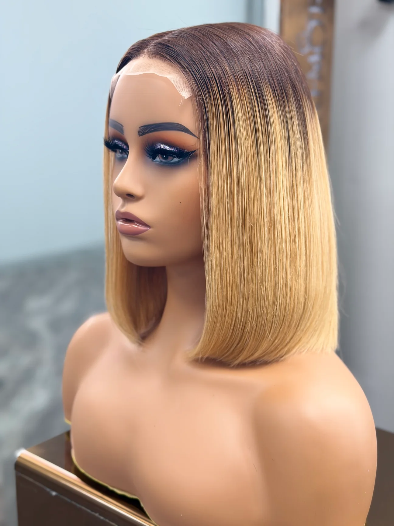 Blonde Elengance Ombre Glueless Bob Wig 10 Inch - Image 3